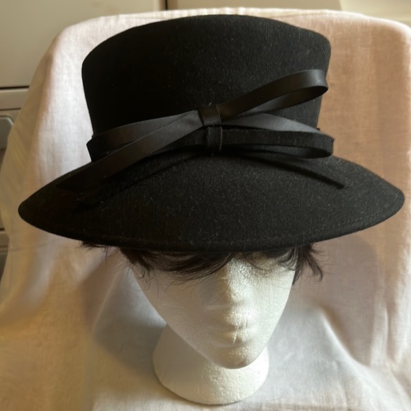 Women’s 100% Wool Handmade Hat. - Picture 1 of 8